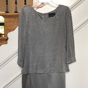 Alex Evenings dress size 6! Great for a wedding